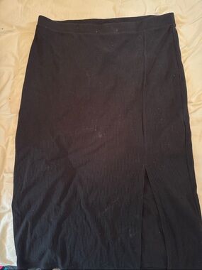 Sleek Black Ribbed Pencil Skirt with Side Slit